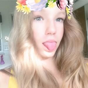 Meet your Posher, Sydni